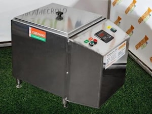 Баня для разморозки молозива с поворотным механизмом